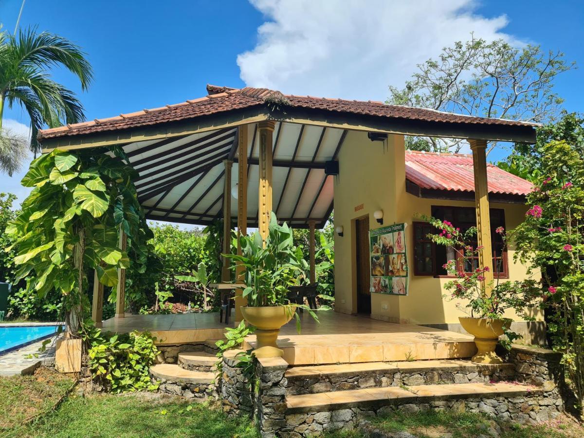 Zum Deutschen Bed and Breakfast Bentota Exteriör bild